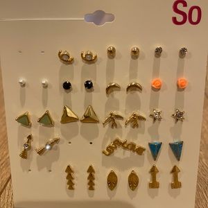 NEW Stud Earring Set